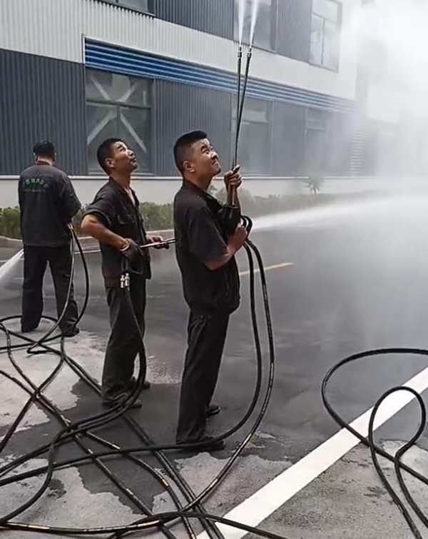 養(yǎng)殖場(chǎng)高壓清洗機(jī)